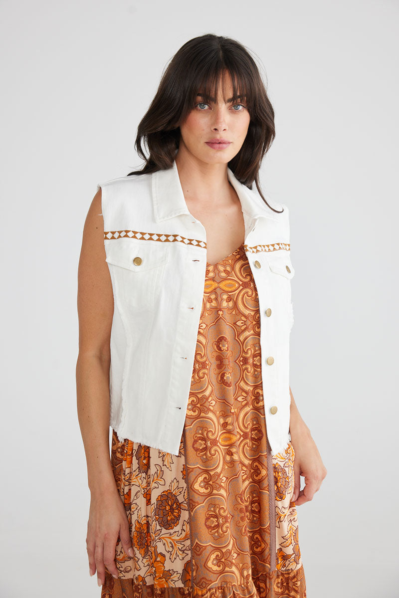 Amira Vest